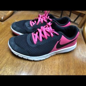 Girls Nike Tennis shoes
